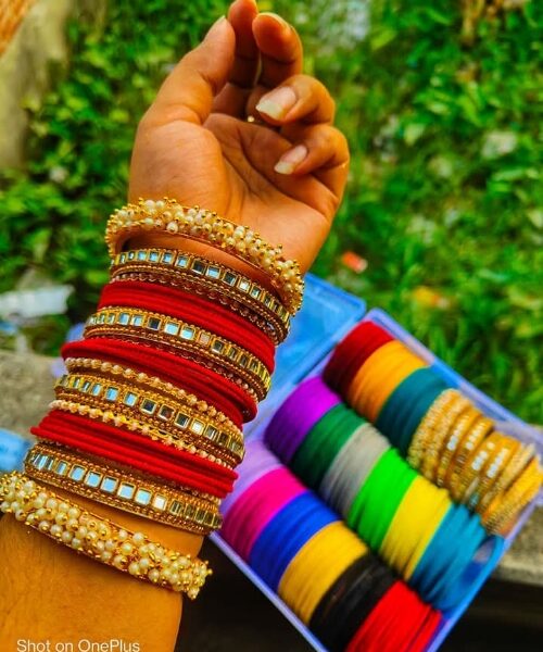 ভেলভেট চুড়ি